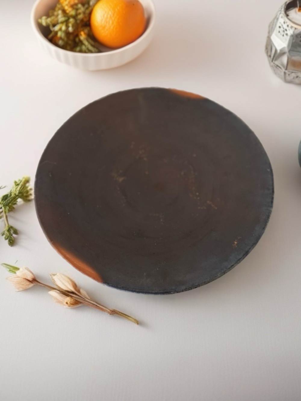 MUUBS Black Two-Tone Decorative Stoneware Plate Rust Accent